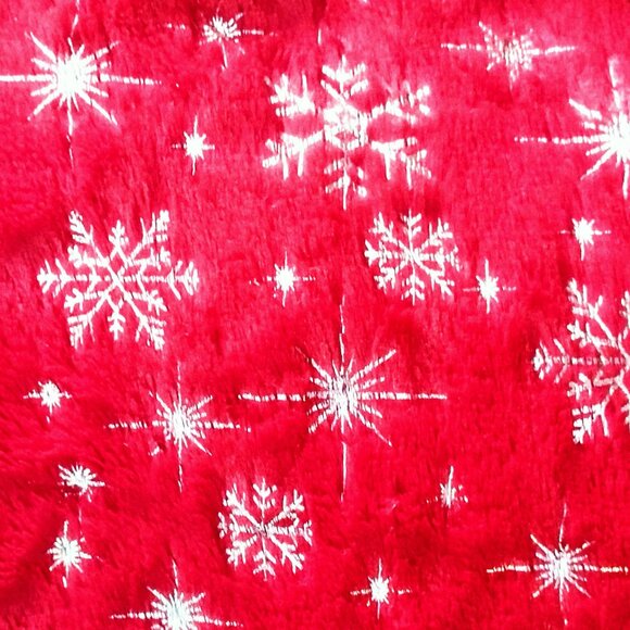 FUTEI Holiday Red Faux Fur w/Silver Snowflakes & Stars Pillow Covers 18" Set 2 - Picture 5 of 10